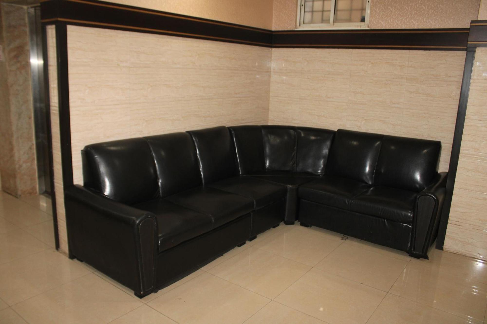 Vp International Hotel Bangalore Buitenkant foto
