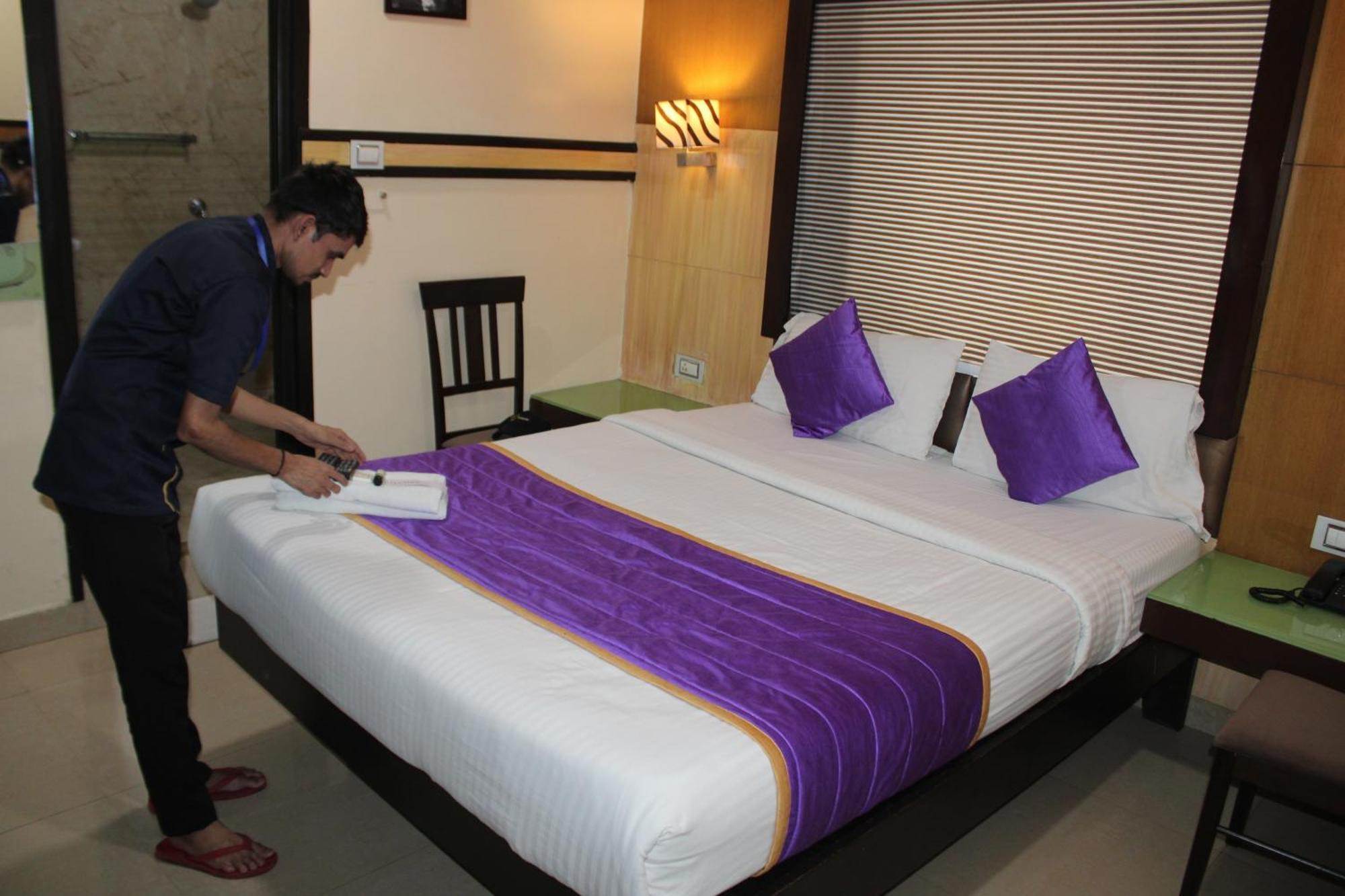 Vp International Hotel Bangalore Buitenkant foto