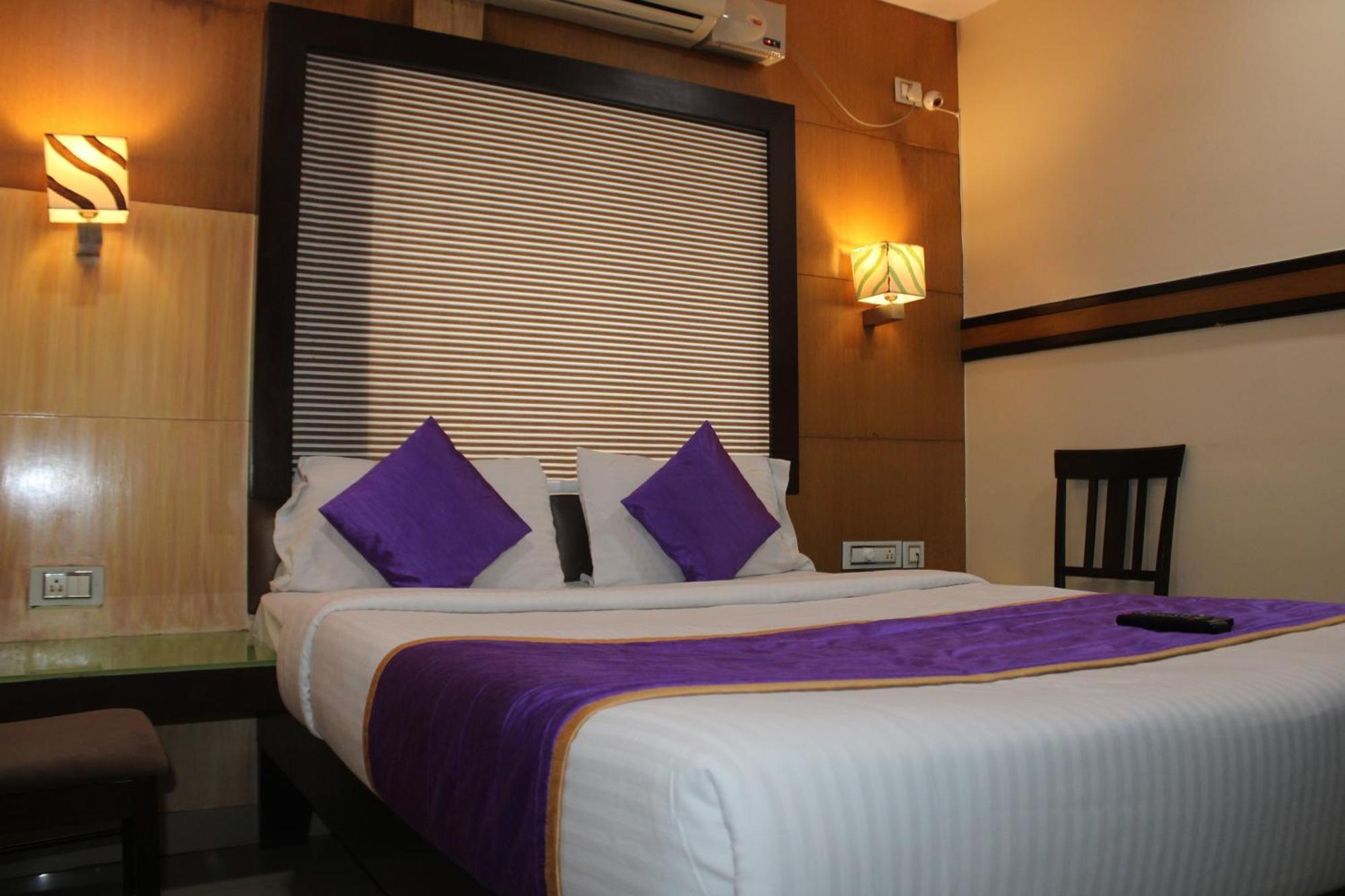 Vp International Hotel Bangalore Buitenkant foto