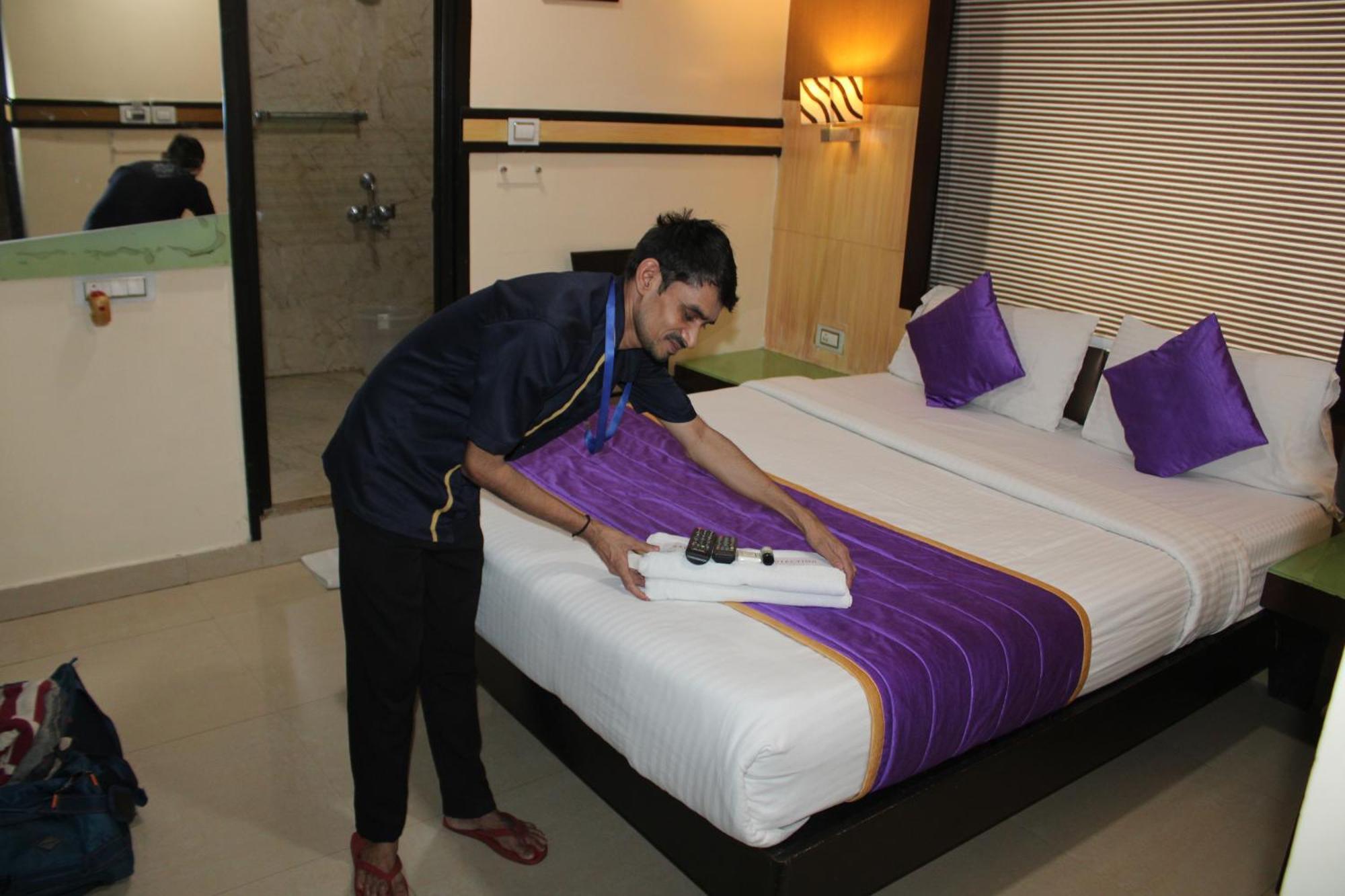 Vp International Hotel Bangalore Buitenkant foto