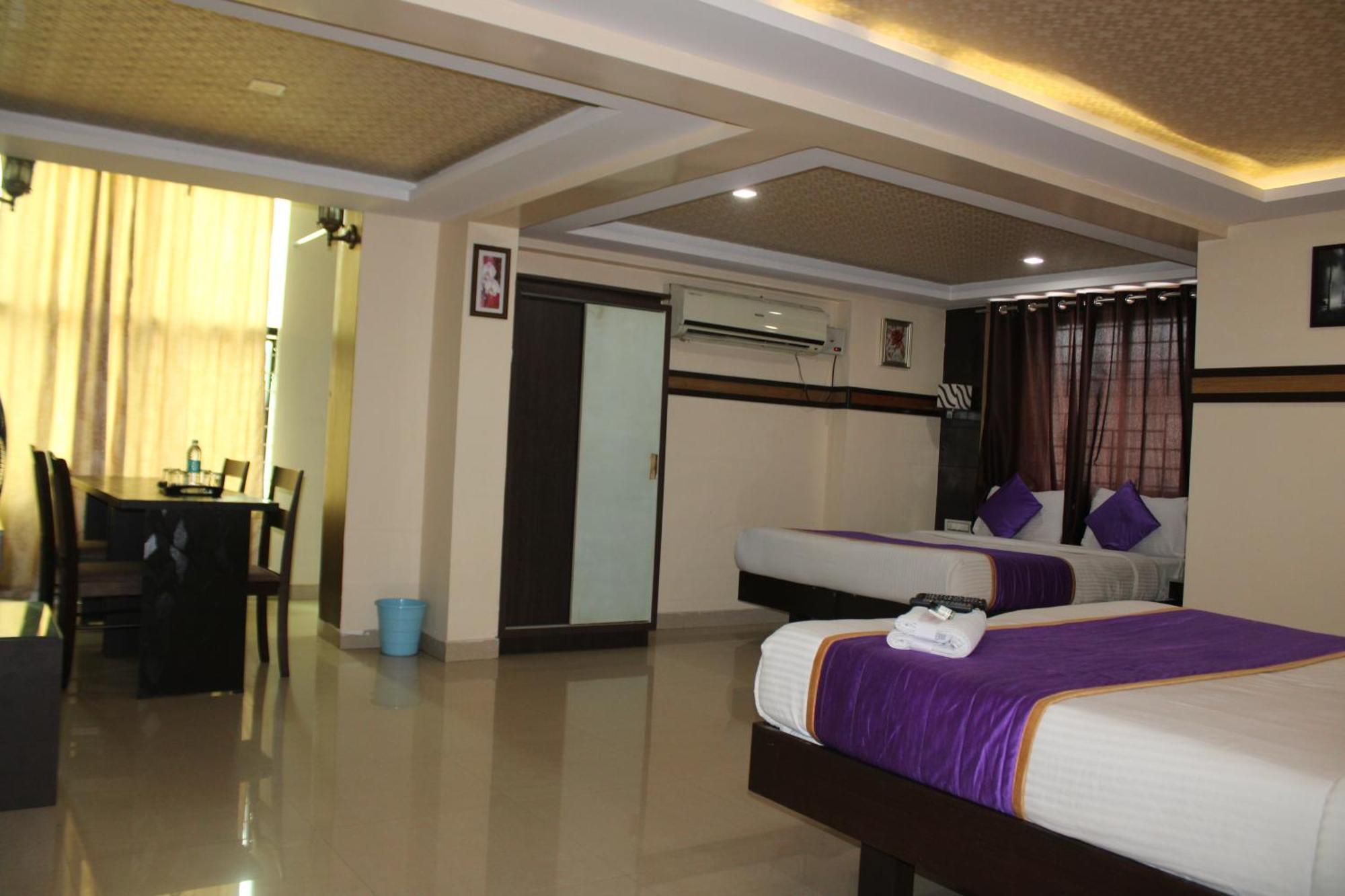Vp International Hotel Bangalore Buitenkant foto
