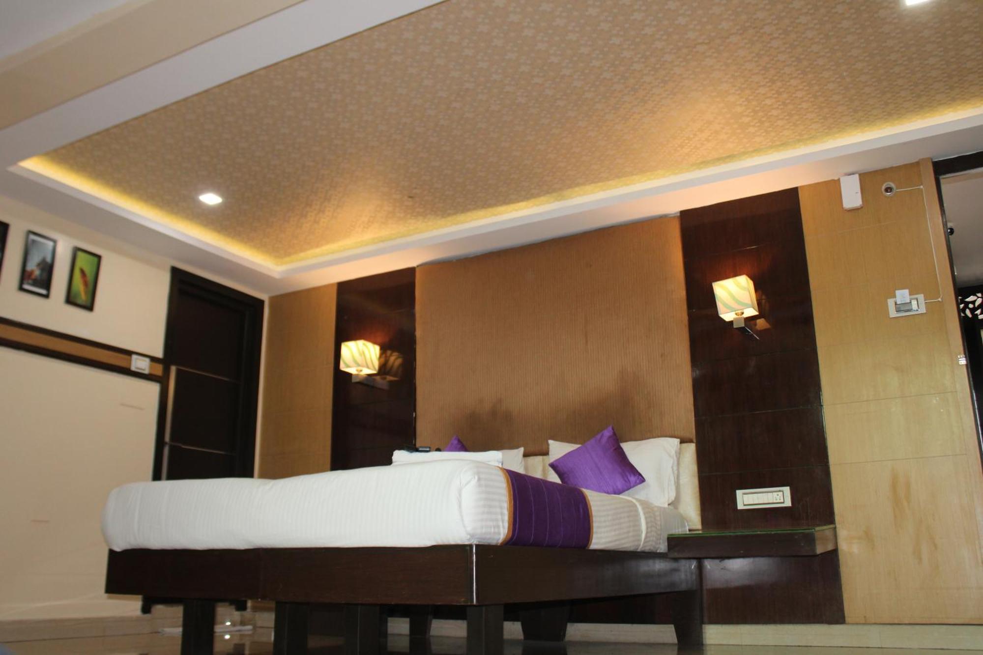 Vp International Hotel Bangalore Buitenkant foto