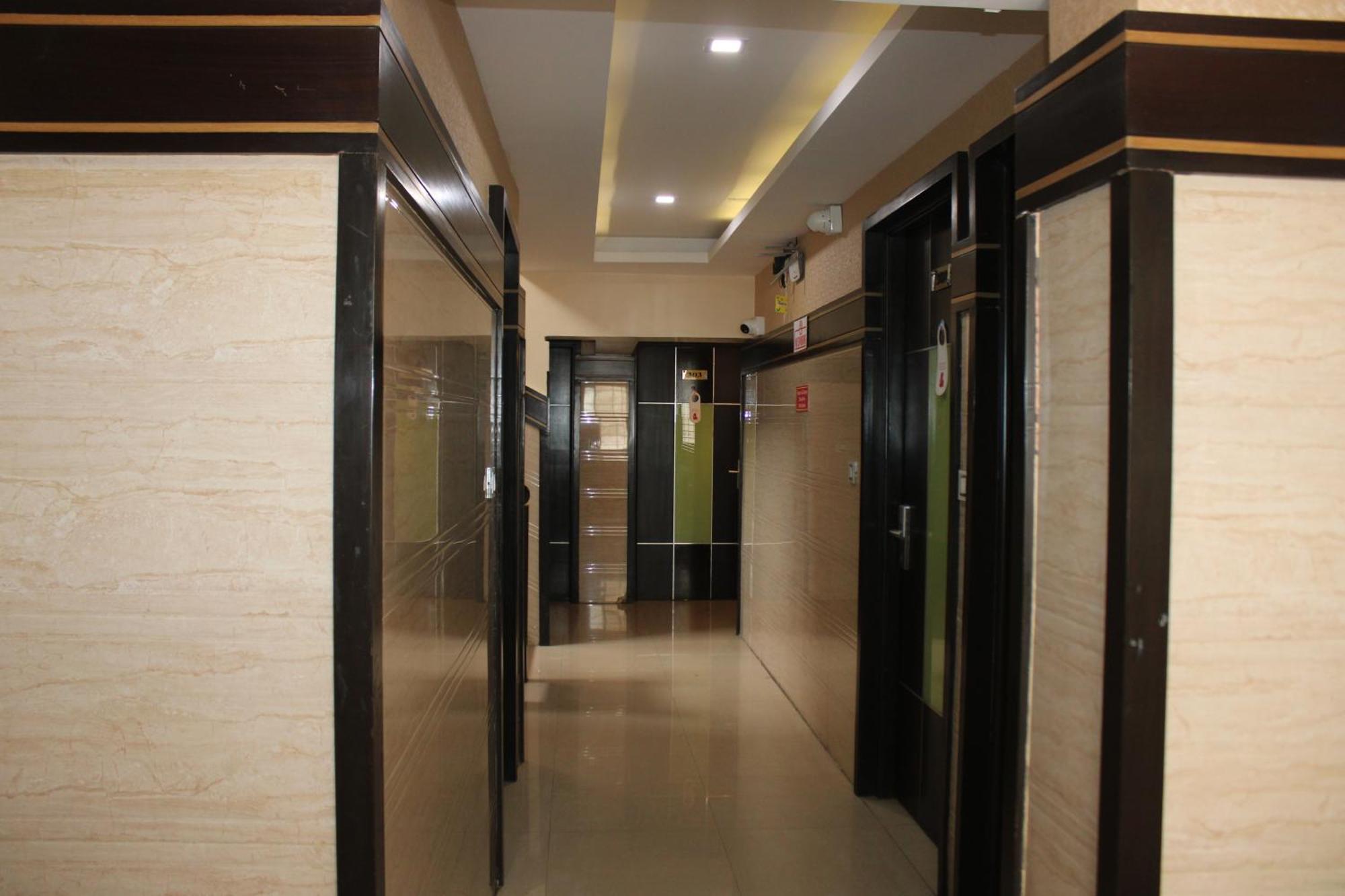 Vp International Hotel Bangalore Buitenkant foto