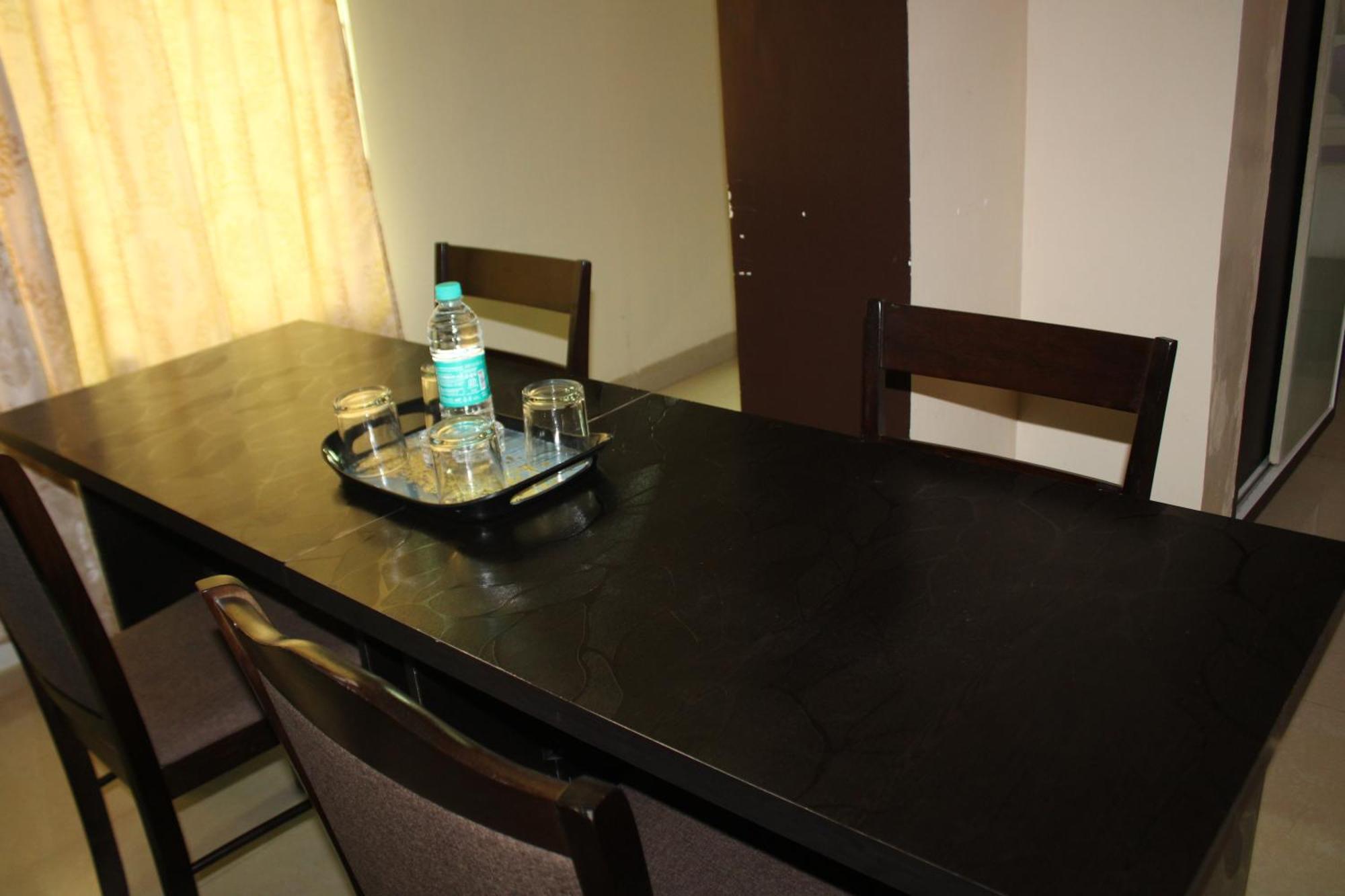 Vp International Hotel Bangalore Buitenkant foto
