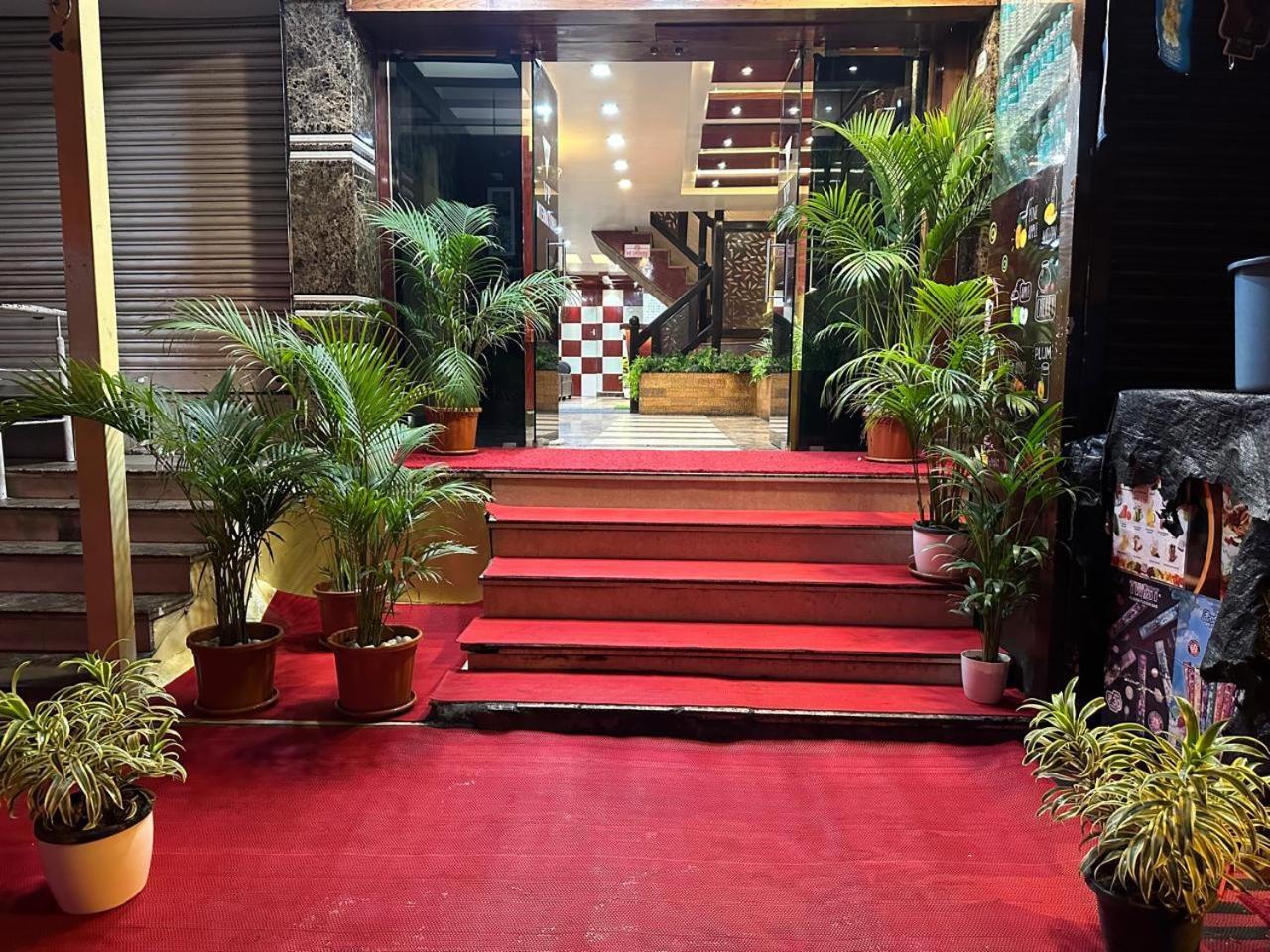 Vp International Hotel Bangalore Buitenkant foto