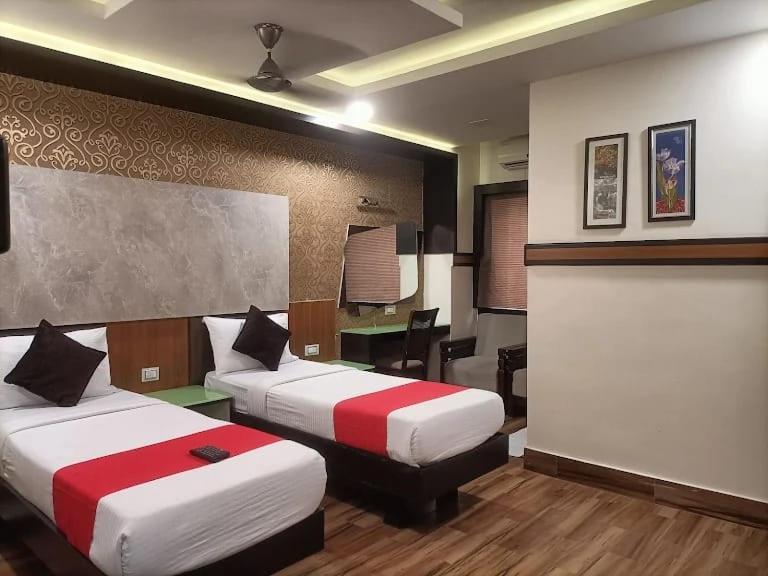 Vp International Hotel Bangalore Buitenkant foto