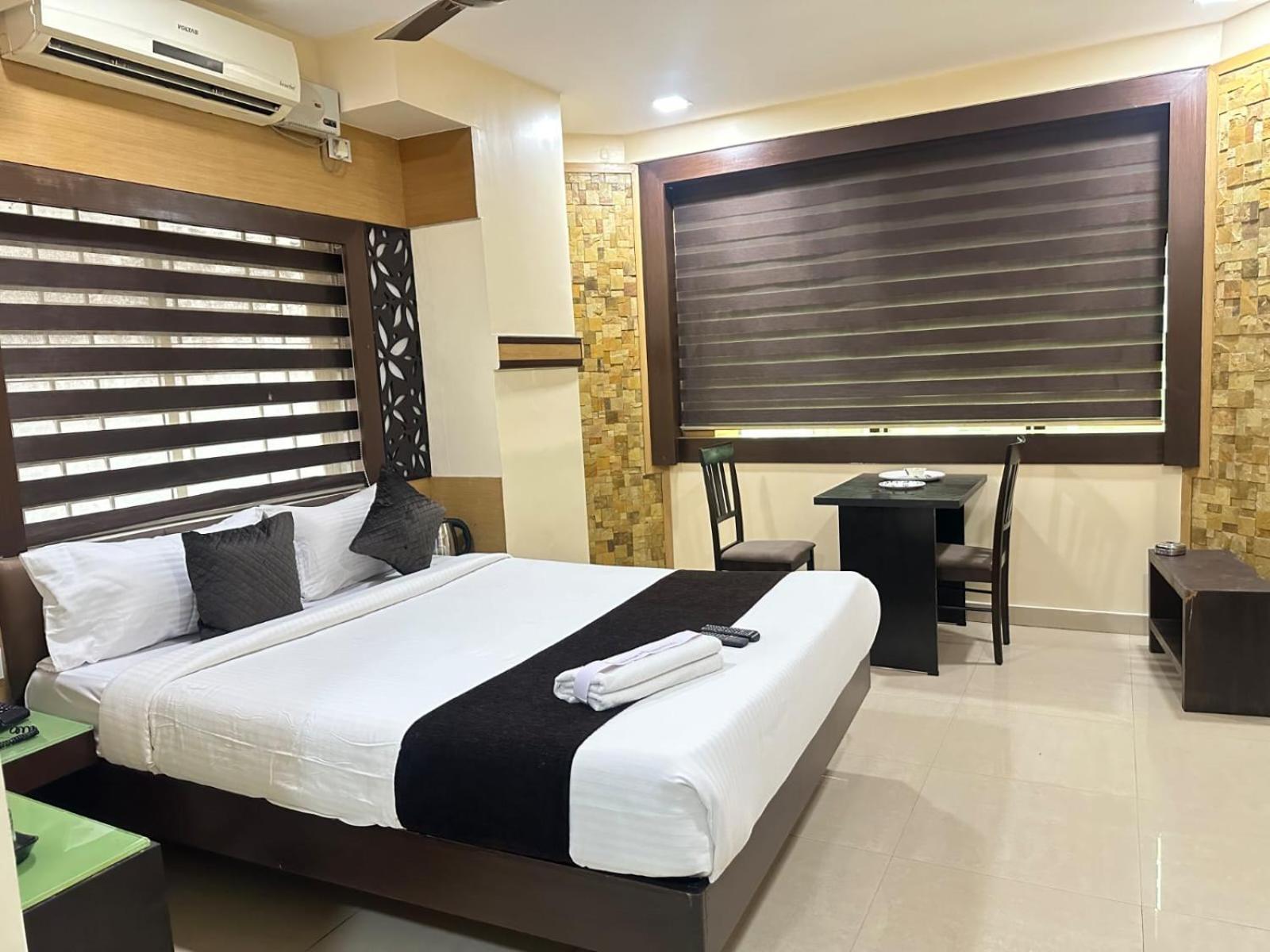 Vp International Hotel Bangalore Buitenkant foto