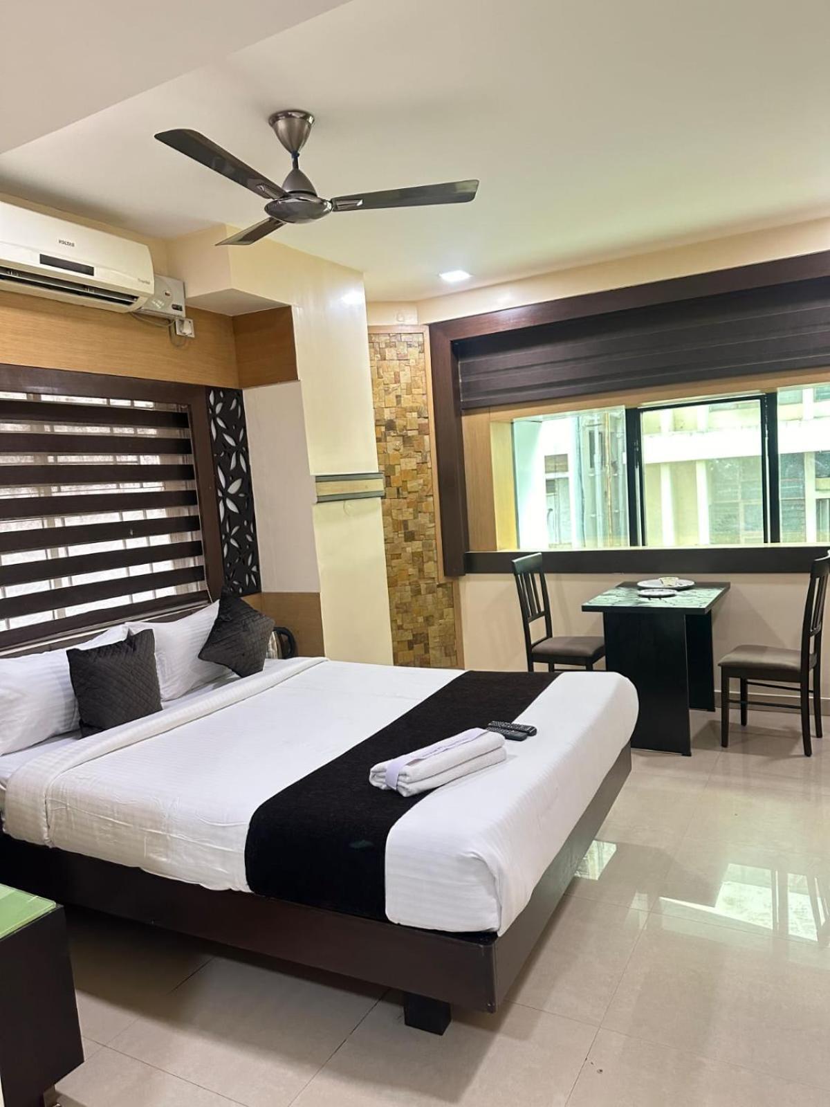 Vp International Hotel Bangalore Buitenkant foto